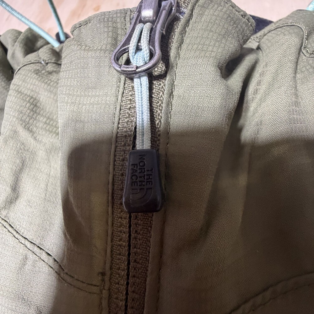The North Face HyVent Women’s Small Hooded Jacket Olive Green Outdoor - Picture 7 of 12